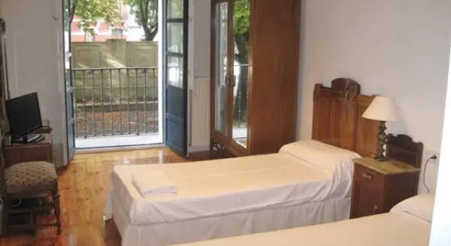 Hostel Ciudadela 7, Varaa Hostelli Pamplona Navarre, lähellä Navarra Museum