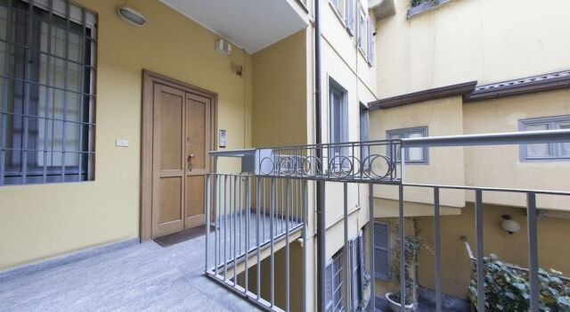 Hemeras Boutique House Montenapoleone, Забронировать Бутик-отель Отели Милана с парковкой, рядом с Улица Виа-Манцони, Парковка