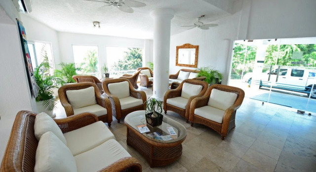 Dolphin Cove Inn