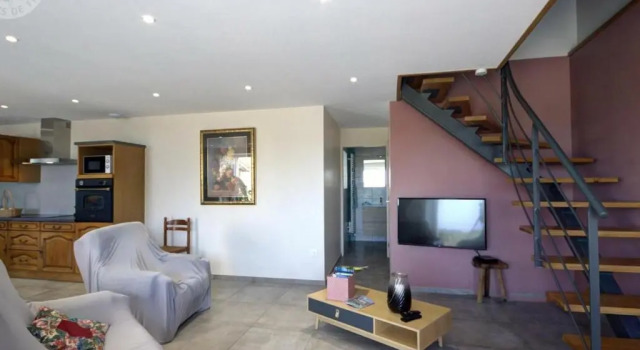 Gite Panissières, 3 pièces, 8 personnes - FR-1-496-215, Rezervați Hotel Panissieres Paris