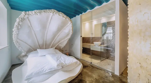 Кровать в общем номере (мужской номер) с видом на город 18Arts Hotel - Living in a Gallery