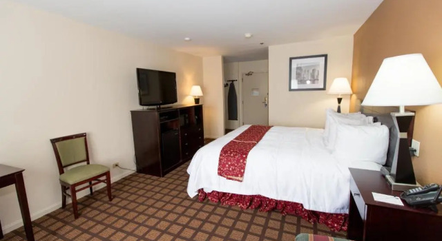 Номер Deluxe Best Western Oakbrook Inn