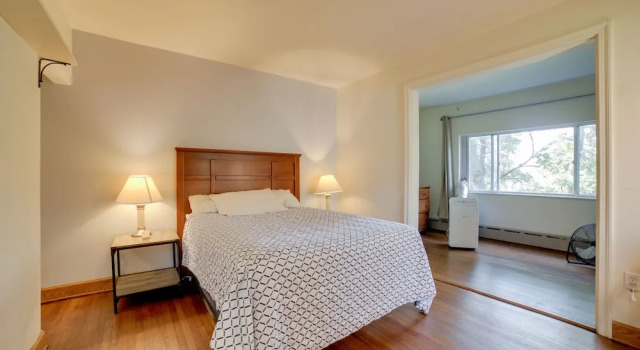 Charming Pittsburgh Home ~ 2 Mi to Downtown, Varaa Lomakoti Mökit kohteessa Pittsburgh, Mökki