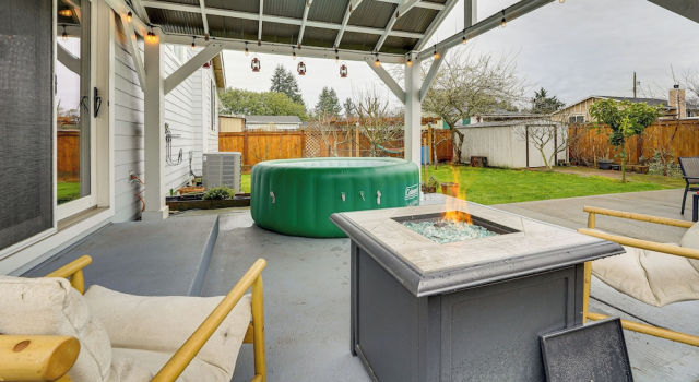 Patio Oasis! Contemporary Tacoma Hideout, Prenota Hotel Tacoma 