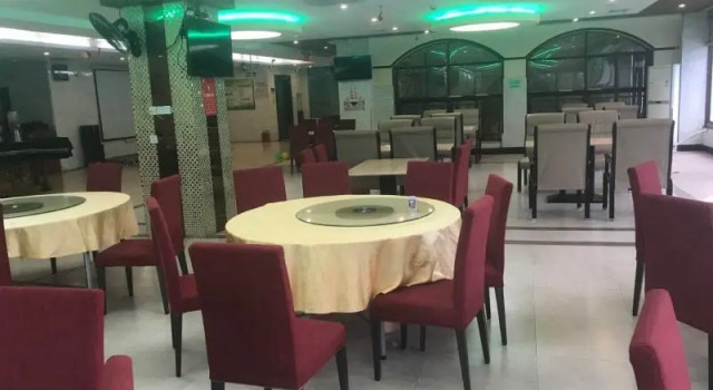 GreenTree Alliance Hotel Hainan Yuedong County Gan'en Road, Book Hotel Hotels in Ledong with Parking, Parking