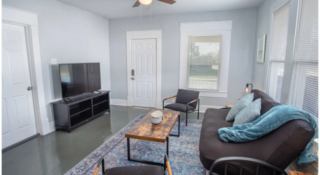 Wonderful 3 BR 2 BA Near Downtown, Book Feriehus Sommerhuse i Bexar County, Hytte