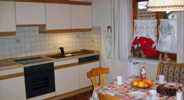 Коттедж с 4 комнатами с балконом Ferienhaus Baumann