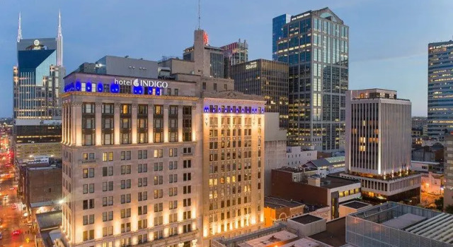 Кровать в общем номере Hotel Indigo Nashville - The Countrypolitan by IHG