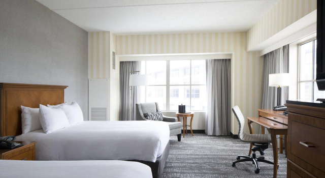 Четырёхместный номер Standard Hartford Marriott Downtown