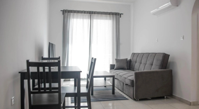 Renovated one bedroom apartment in Paphos with pool, Prenota Appartamento Paphos Paphos