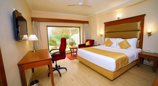 Raj Park- Hill View, Rezerwuj Hotel Hotele w Andhra Pradesh z parkingiem, Parking
