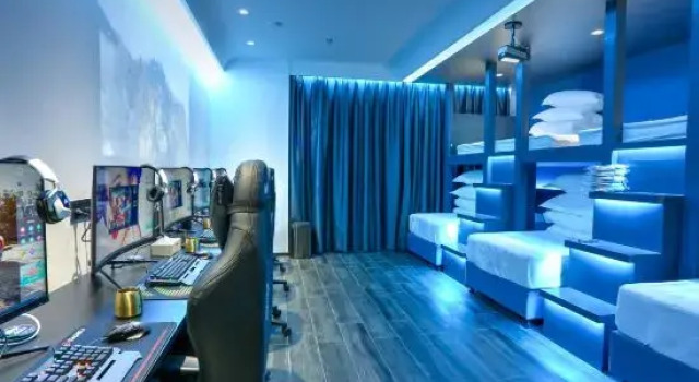 Кровать в общем номере Riot Games E-sports Hotel (Shaoguan Kuangshan Park Moer City Branch)