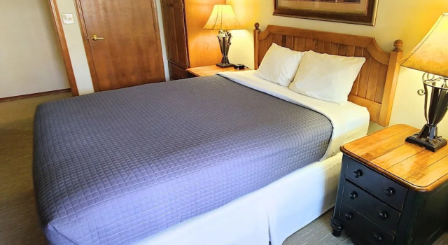 Люкс с 2 комнатами с видом на город Bridgeport Waterfront Resort