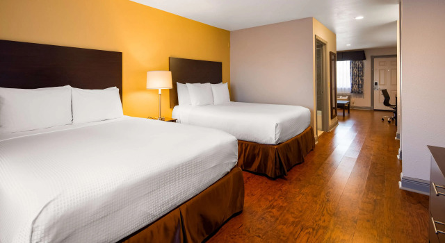 Четырёхместный люкс SureStay Plus Hotel by Best Western Hammond