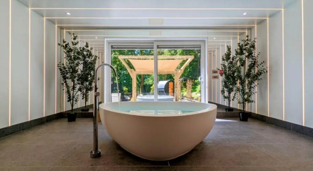 Номер Deluxe Aphrodites Group - Luxury Hot Tub Suites in Central Lake District