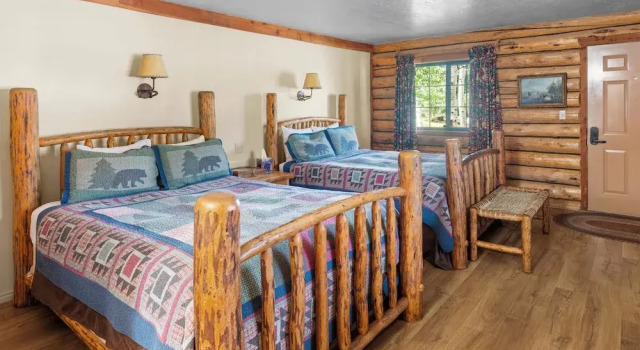 Четырёхместный номер Standard с балконом Daniels Summit Lodge