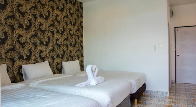 Трёхместный номер Standard с балконом Oasis Hiso Hotel