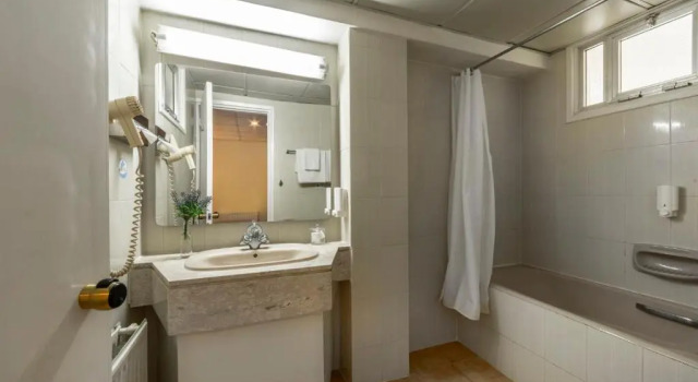Standardowy rodzinny pokój Forest Park Hotel
