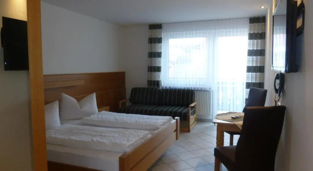 Gasthof Zur Krone, Varaa Matkakoti Hotellit Baijeri pysäköinnillä, Pysäköinti