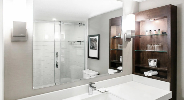 Двухместный клубный номер Standard Delta Hotels by Marriott Quebec