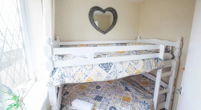 Poachers Cottage - 3 Bedroom Cottage - Ivy Towers, Book Feriehus St. Florence Pembrokeshire