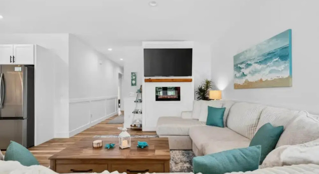 New Listing Luxury House 5 Min Walk to Beach