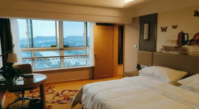 Люкс Deluxe Vienna International Hotel (Slender lake Dongguan Street Ancient Canal)