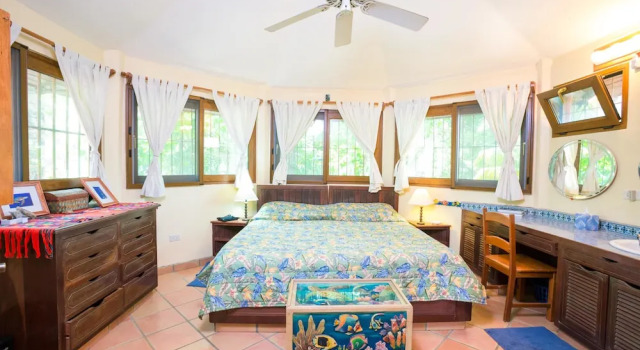 Spooky Channel Villa, Book Villa Sommerhuse i Roatan, Hytte