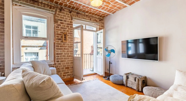 Nostalgic Flat Near Galata Tower in Beyoglu