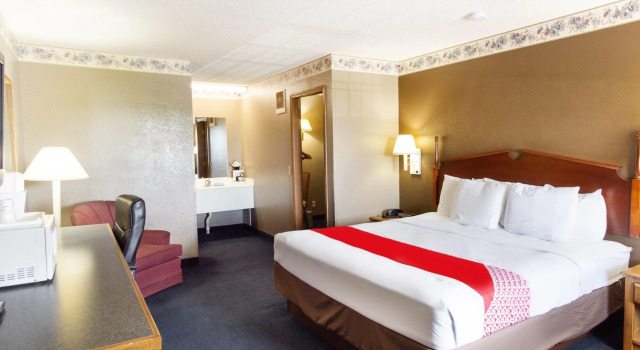 Двухместный номер Standard Econo Lodge Inn & Suites Lake Of The Ozarks