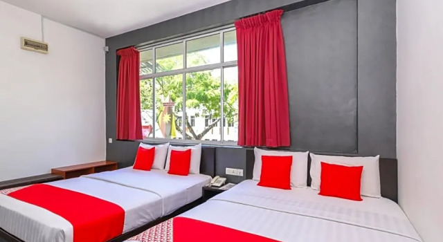 Люкс OYO 728 Tai Pan Hotel