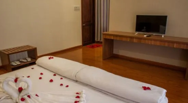 Люкс с видом на сад Trieu Khang Hotel gần sân bay Cam Ranh near Cam Ranh Airport