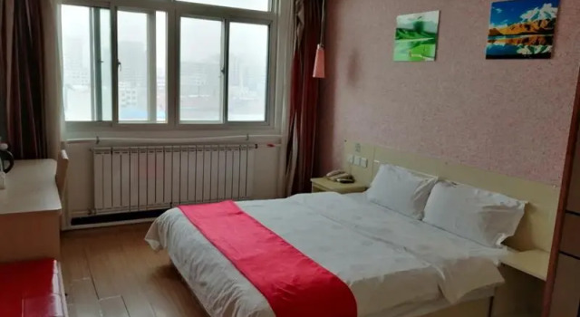 Thank Inn Hotel Shandong Dezhou Ningjin Zhengyang Road Xinhua Mansion, Prenota Hotel Hotel a Shandong con parcheggio, Parcheggio