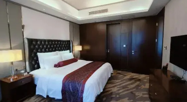 Люкс Executive Ramada Plaza Chongqing Banan