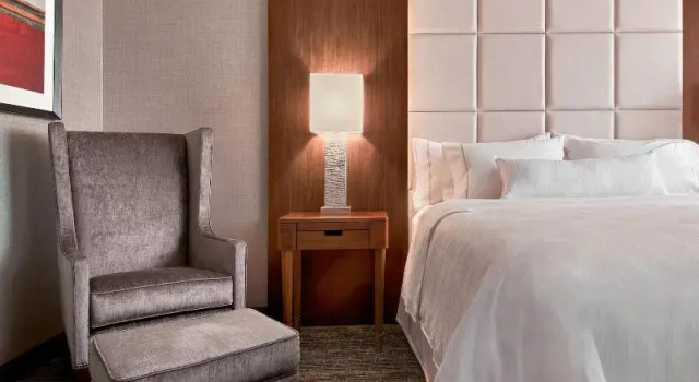 Четырёхместный номер Standard с красивым видом из окна The Westin Phoenix Downtown