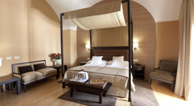 Hospes Palacio de Arenales & Spa, Забронировать Курортный отель Касерес Caceres Province