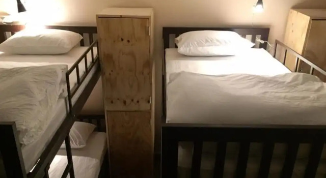 Кровать в общем номере (мужской номер) Small Space Cafe and Hostel