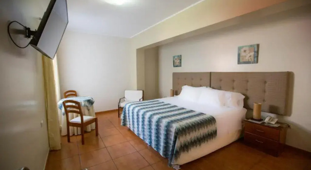 Aviro Hotel