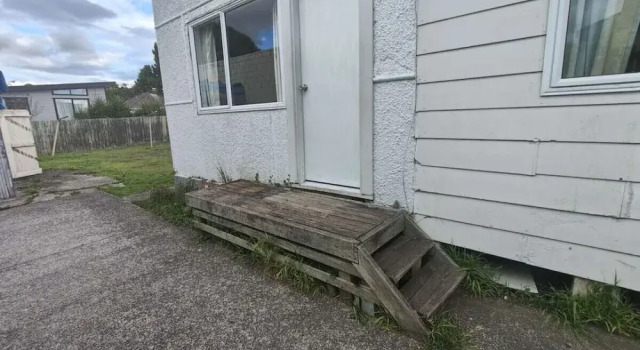 3 Double 1 Sofa Beds House 22B, Забронировать Дом для отпуска Коттеджи Озера Роторуа, Коттедж