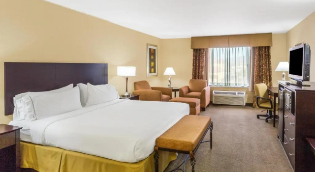Двухместный люкс c 1 комнатой Holiday Inn Express Hotel & Suites Nogales by IHG