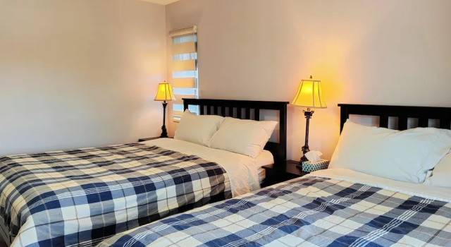 Люкс Deluxe Bed Plus House close YVR Airport