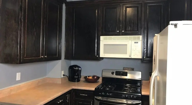 Коттедж Cannabis Castle Historic Home in Baker District