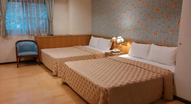 Четырёхместный номер Economy Green City Hotel