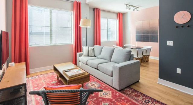 Luxury Biltmore Apartments by WanderJaunt, Забронировать Апартаменты/квартира Кемелбэк-Ист Финикс, рядом с AMC Esplanade 14