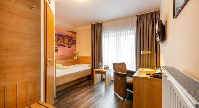 City Hotel