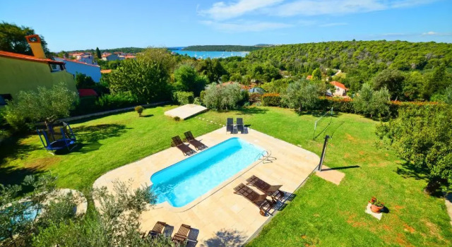 Вилла Apartment Villa Mare3 with pool, sea view and hydromassage