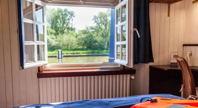 Номер Standard с видом на канал Boat Hotel De Barge