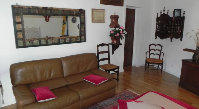 Ferme des Entremains, Book Hotel Thizy-les-Bourgs 