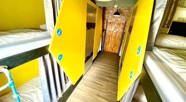 Hive BnB 蜂巢膠囊旅店 - 花蓮火車站旁背包客青旅 - 步行5分鐘, Забронировать Отель Недорогие отели Хуалянь, рядом с Hualien Tianhui Temple, недорого