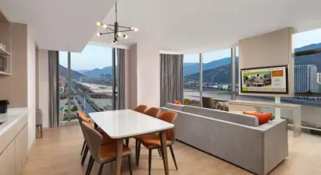 Люкс Deluxe Home2 Suites by Hilton Longnan Railway Station